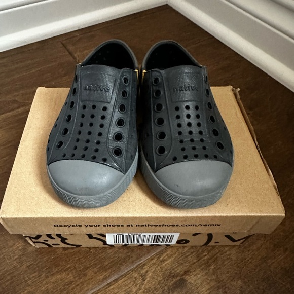 Native black toddler slip on - Picture 2 of 5